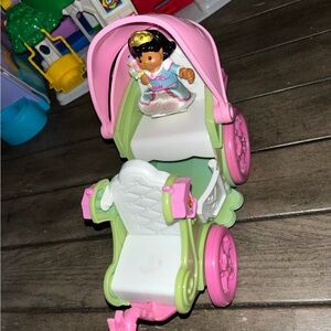 Little people Princess Mia and carriage